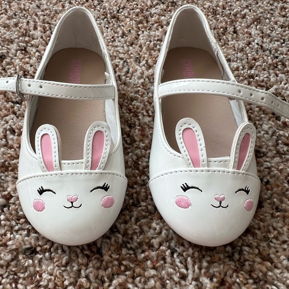 Gymboree White and Pink Dress Shoes with Bunny Design - Picture 2 of 5